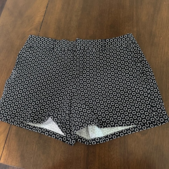 ELLE Geometric Print Shorts - Black & White Casual Everyday Size‎ 8 - Picture 1 of 3